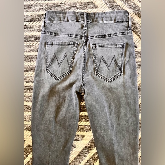 MOTHER Sz 24 High Waisted Looker Ankle Fray in Lighting Up Lantern Black Denim - Picture 9 of 12